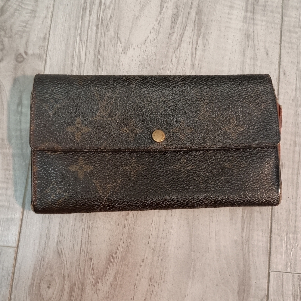 Authentic LOUIS VUITTON Monogram Portefeuille Sarah Long Wallet